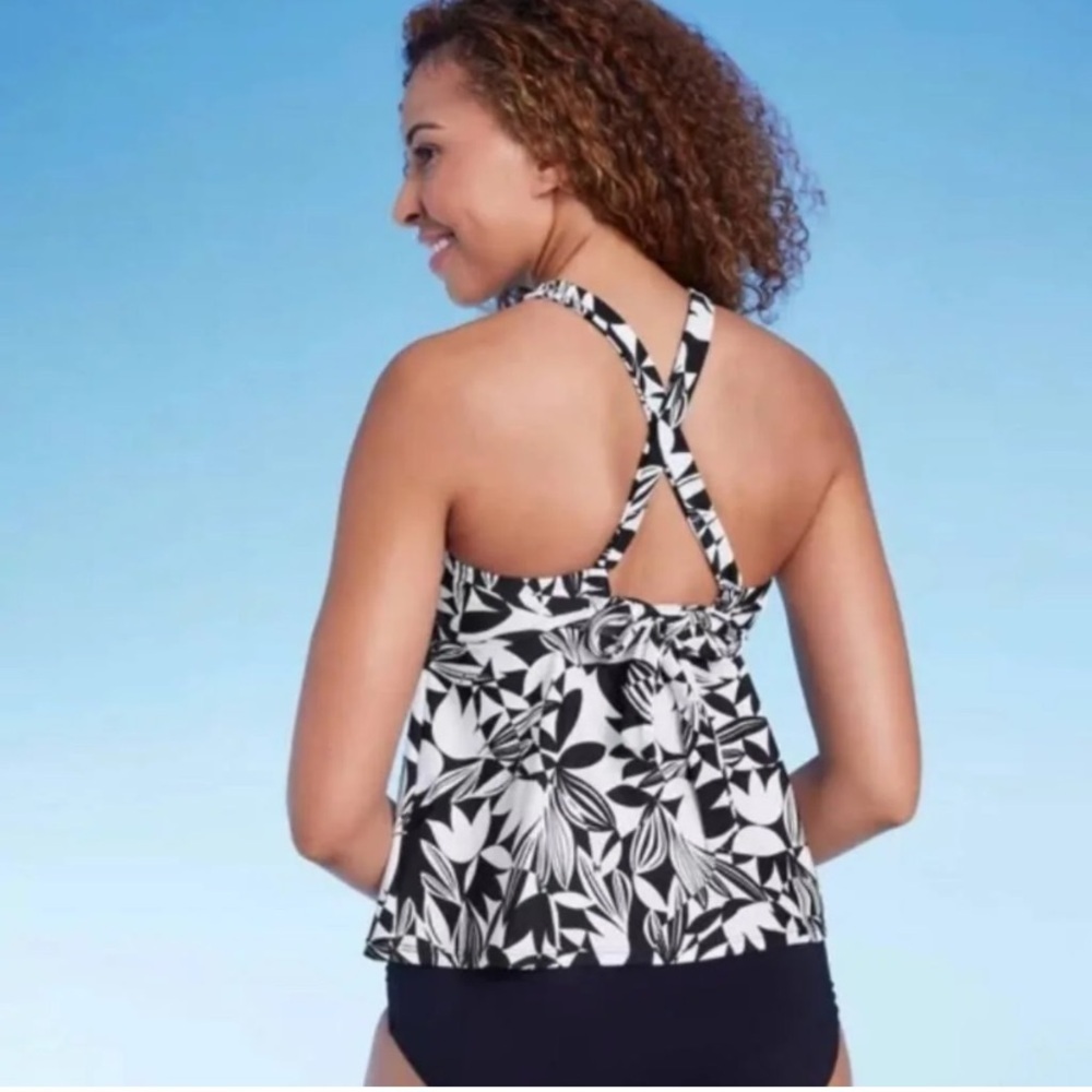 Shade & Shore Swim
Shade & Shore Halter
Tankini Top Black
Leaf Print new 🆕 - Picture 2 of 4